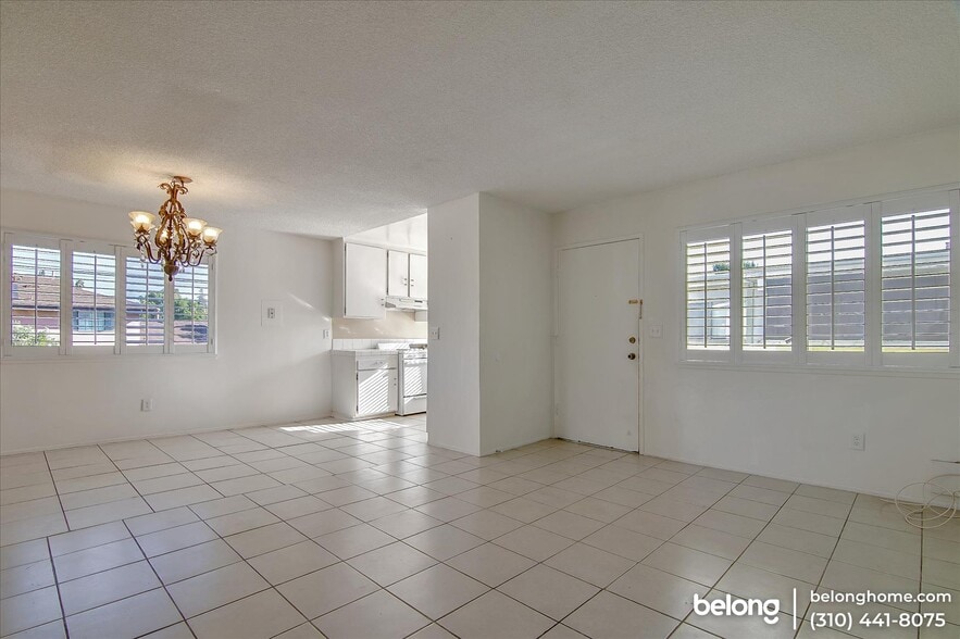 Building Photo - 16755 Parthenia St