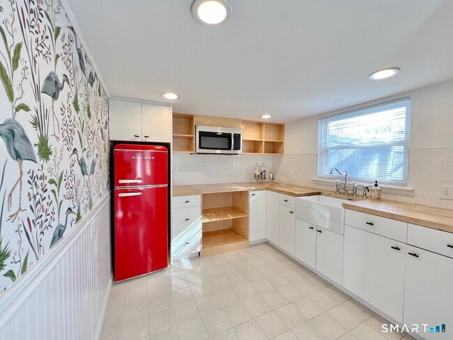 Building Photo - 28 Wessels Pl