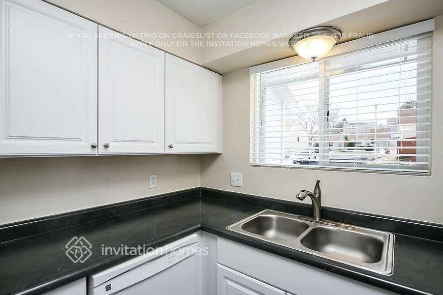 Building Photo - 16152 E Radcliff Pl