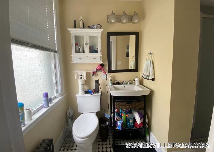 Building Photo - 79 College Ave