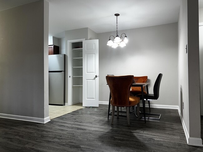 Building Photo - 1281 Schaub Dr