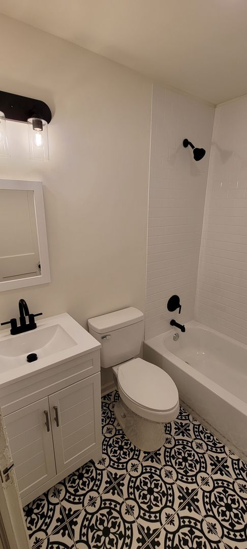 Building Photo - Tiehen Realty - Booth