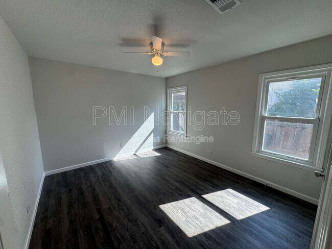 Building Photo - 1719 Schley Ave