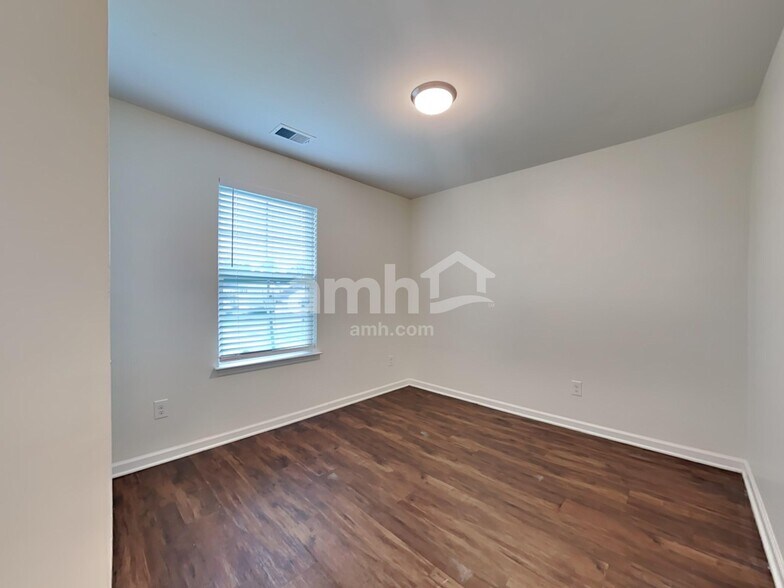 Building Photo - 1360 Hermitage Ln