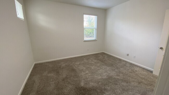 Building Photo - Mountain House Home Spacious 4 Bedroom, 3.5 Bath Home with Bonus Loft