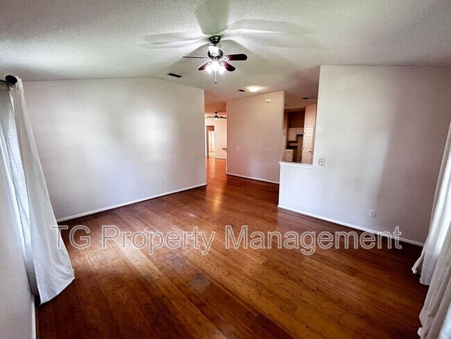 Building Photo - 1449 Blue Heron Ln N