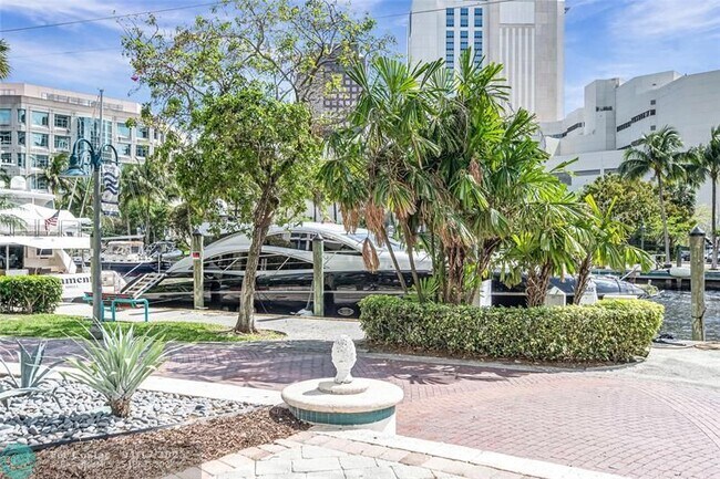 Building Photo - 333 Las Olas Way