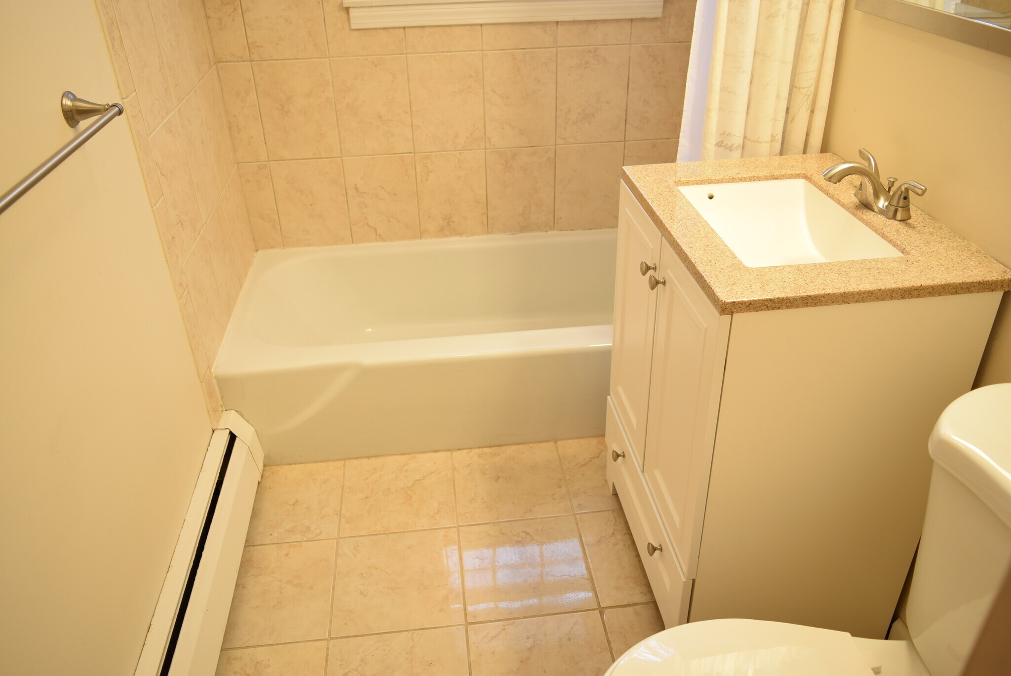 Building Photo - 49 Grandview Dr