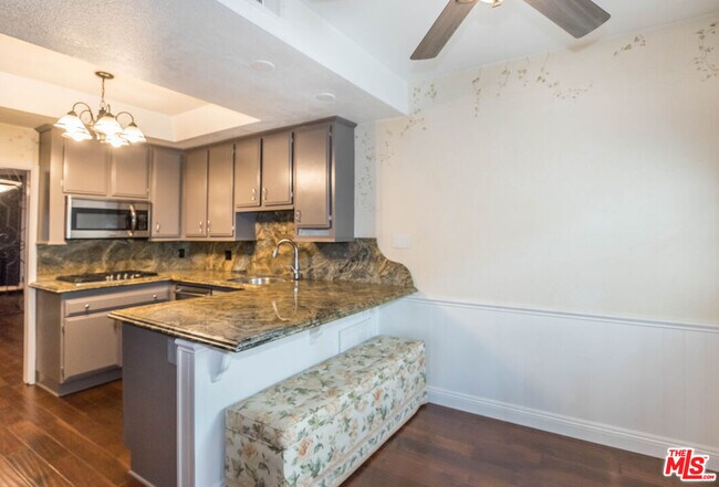 Building Photo - 4355 Ventura Canyon Ave