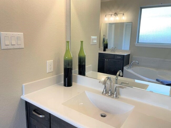Building Photo - 8426 Bay Orchard Dr