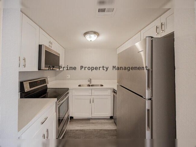 Building Photo - 2674 N 43rd Ave