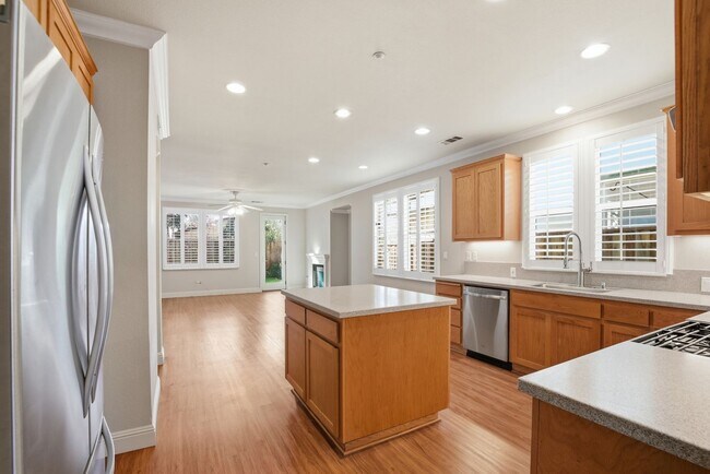 Building Photo - 4 Bed 3 Bath Single Family Home in Napa