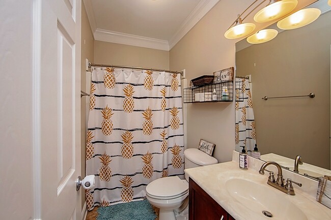 Building Photo - 331 Ridgeway Ct