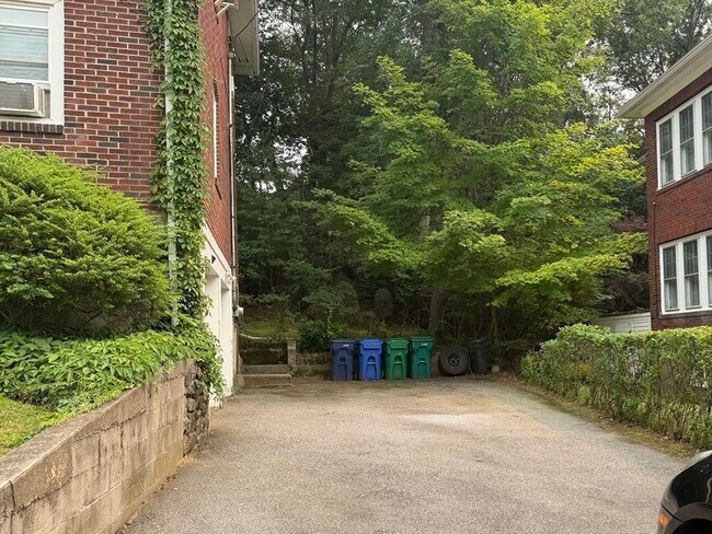 Building Photo - 61 Westchester Rd