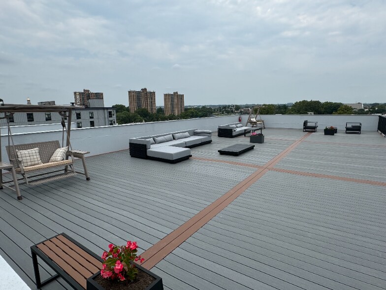 Building Photo - 4211 Chestnut St