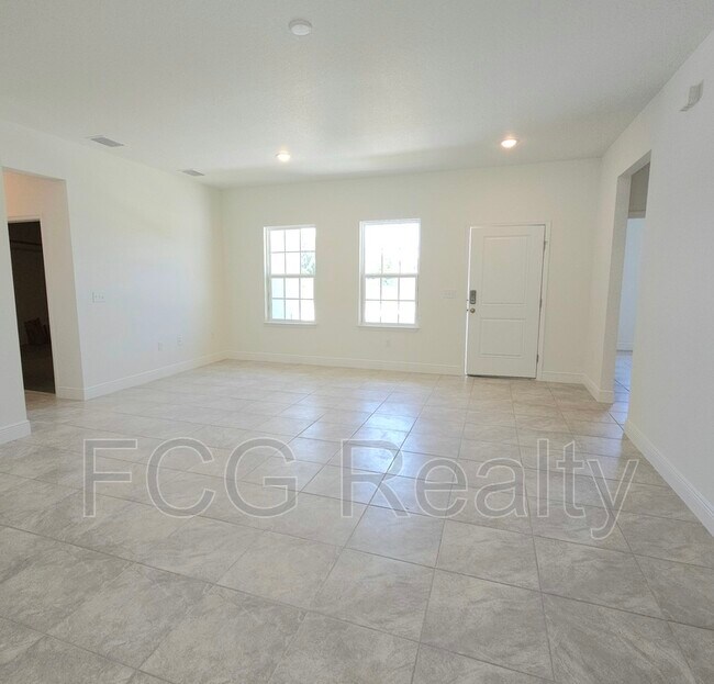 Building Photo - 5383 SW 150th Lane Rd