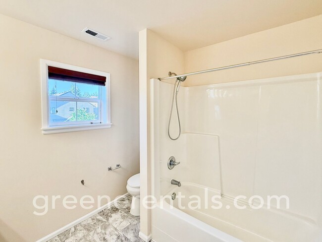 Building Photo - 4BR 2.5BA Home in West Olympia