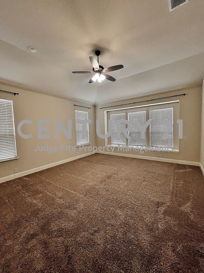 Building Photo - Executive 2-Story 5/4/2 with Sparkling In-Ground Pool in Mansfield!