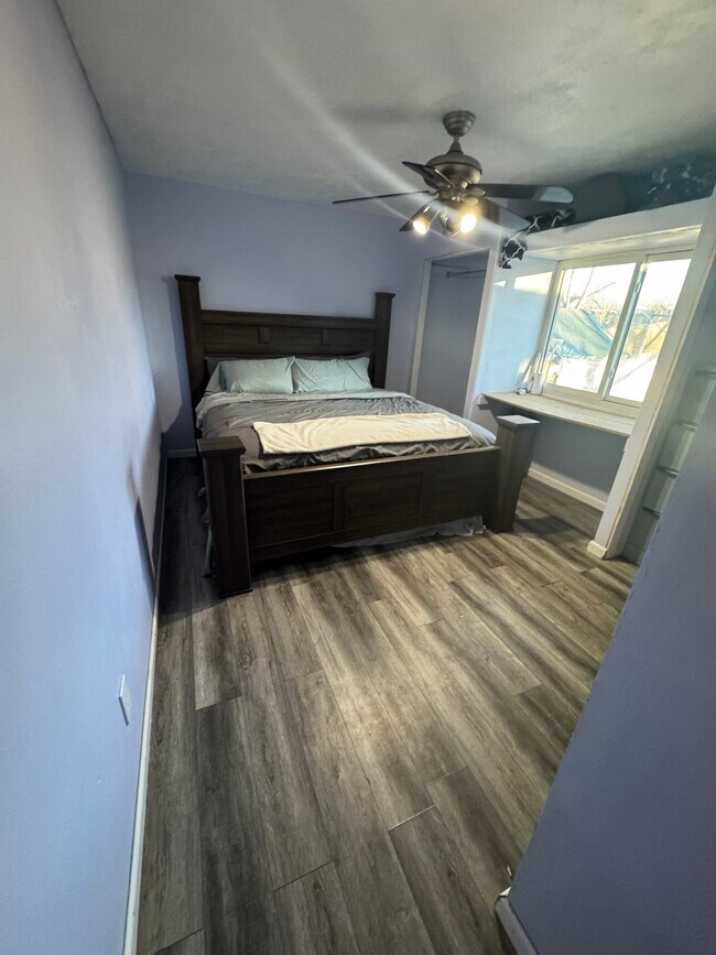 Building Photo - 417 Skyway Dr