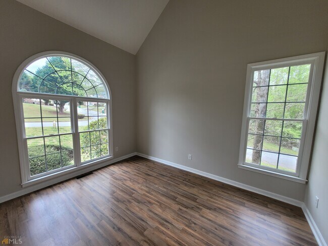 Building Photo - 755 Brooks Cir