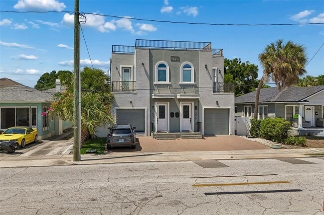 Building Photo - 2113 W Cass St