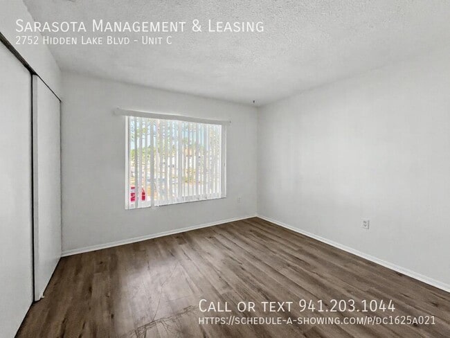 Building Photo - 2752 Hidden Lake Blvd