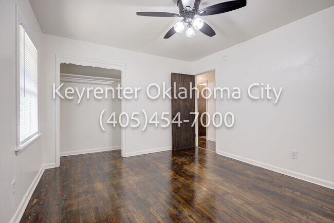 Building Photo - 1524 Rowena Ln