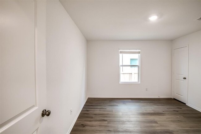 Building Photo - 1740 Catahoula Dr
