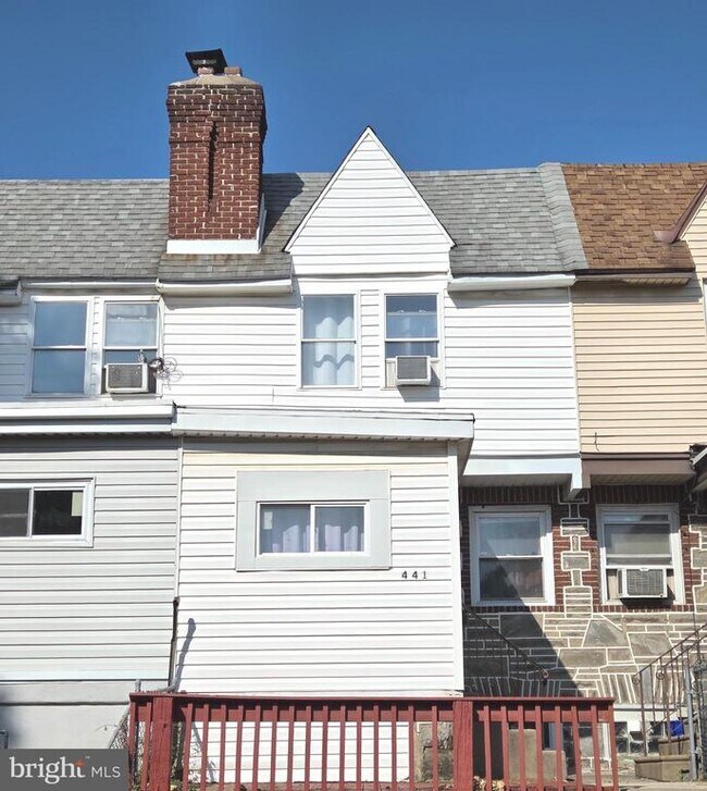 Building Photo - 441 Croyden Rd