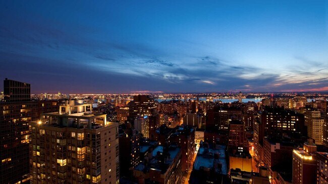 Building Photo - 800 Sixth Avenue