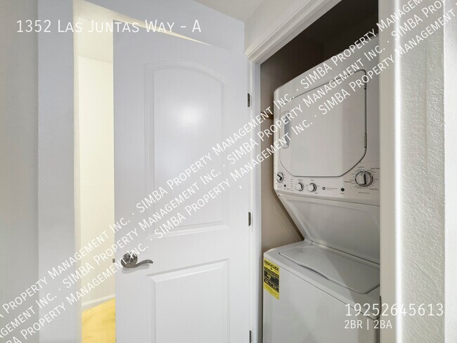 Building Photo - 1352 Las Juntas Way