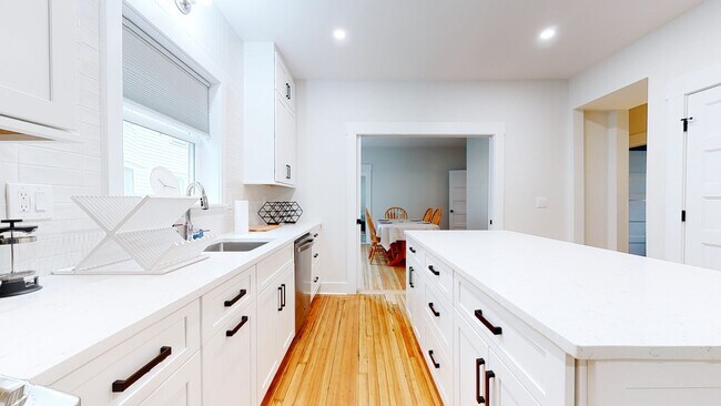 Building Photo - 276-278 Willow St