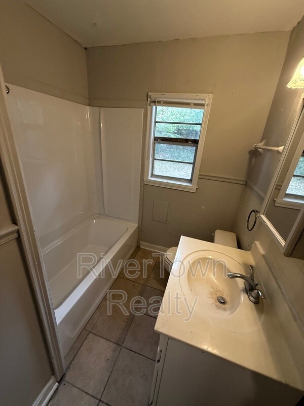 Building Photo - 3518 Hendricks Ave