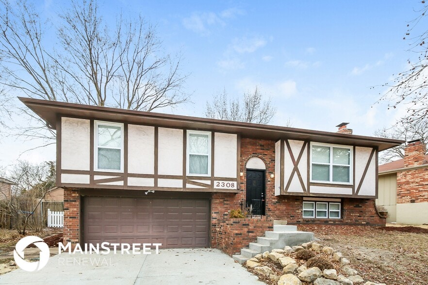 Building Photo - 2308 S 17th Terrace