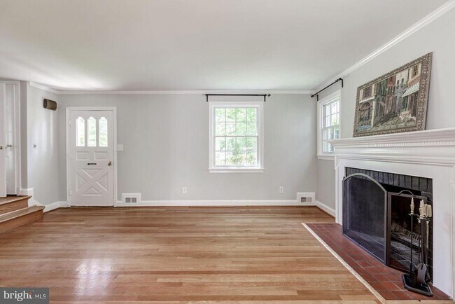 Building Photo - 4811 Drummond Ave