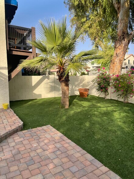 Building Photo - 8445 S 48th St