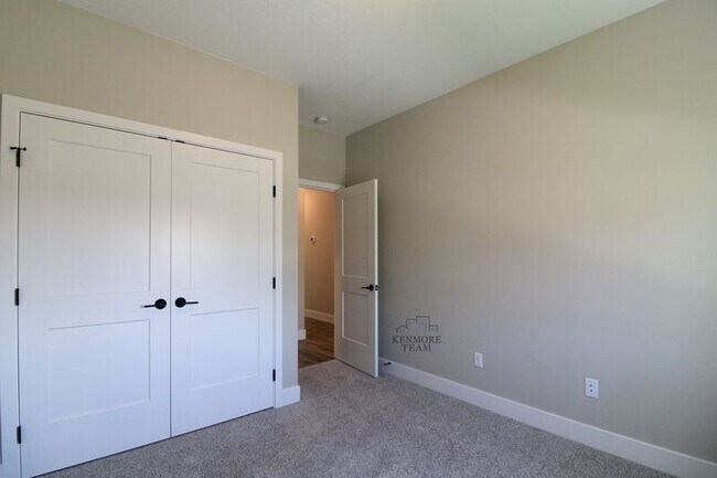 Building Photo - 5642 W 31st Ave