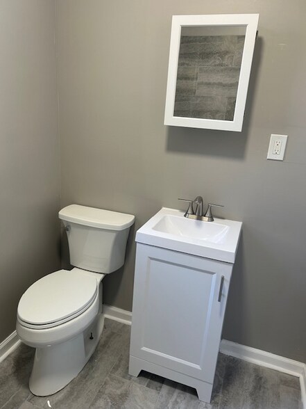 Building Photo - 6016 W Wabansia Ave