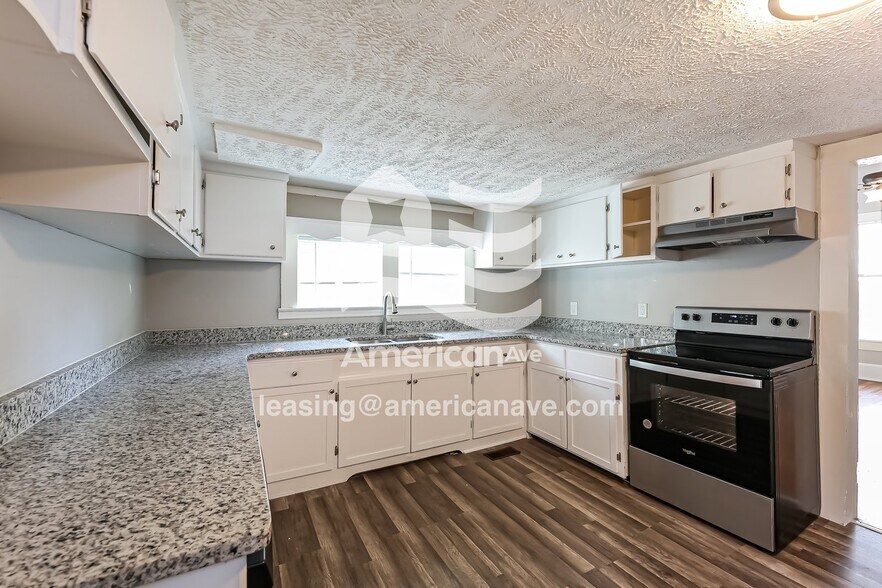 Building Photo - 3 Jackson St