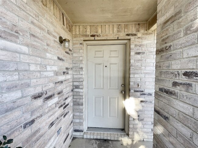 Building Photo - 5405 Shiver Rd