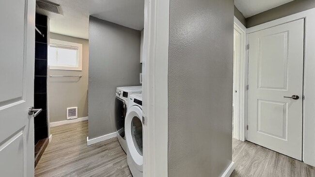 Building Photo - 1105 S Woodlawn St