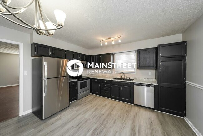 Building Photo - 3 Bedroom Pet-Friendly Home in LOUISVILLE, KY with Main Street Renewal