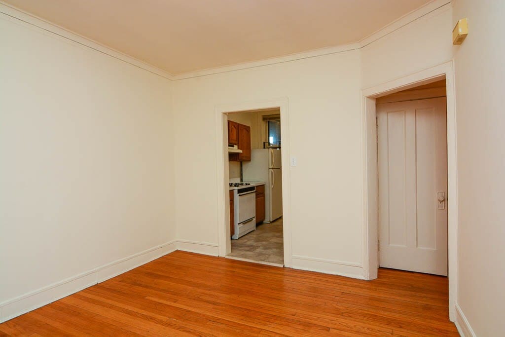 Building Photo - 4873 N Talman Ave