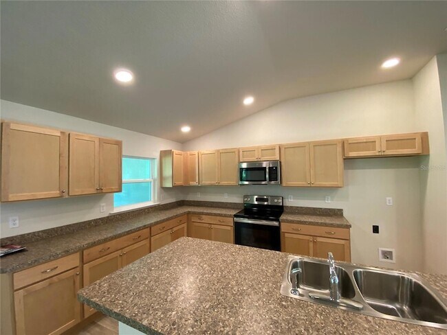 Building Photo - 16090 SW 55th Avenue Rd