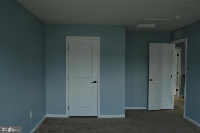 Building Photo - 9229 Wainwright Ln