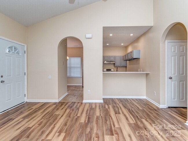 Building Photo - 6213 Derryfield Dr
