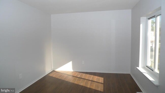 Building Photo - 129 Briar Ct