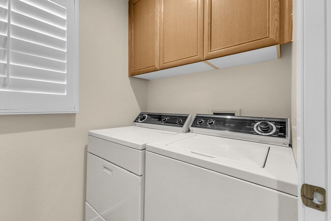 Building Photo - 170 Vía Tramonto