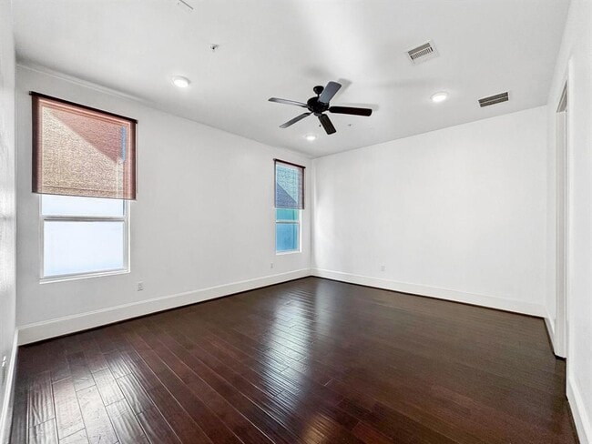 Building Photo - 2014 Sabine St