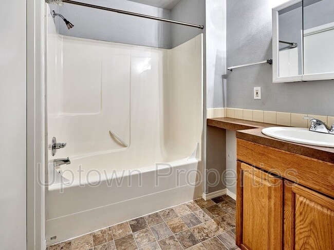 Building Photo - 7230 NE 18th Ave